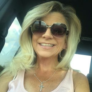 Meet your Posher, Christine